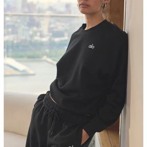 New with tags Alo set. Size is too big and I missed the return window